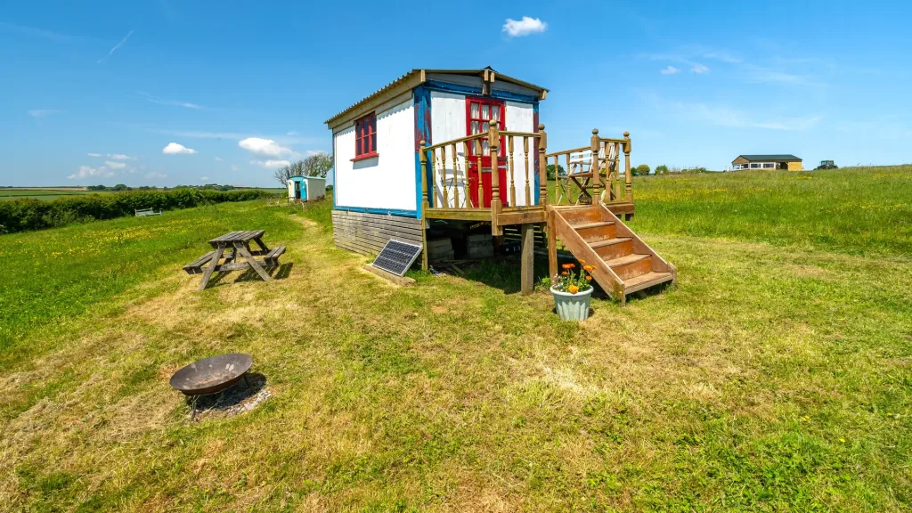 Star Gazer Shepherd's Hut — view 1