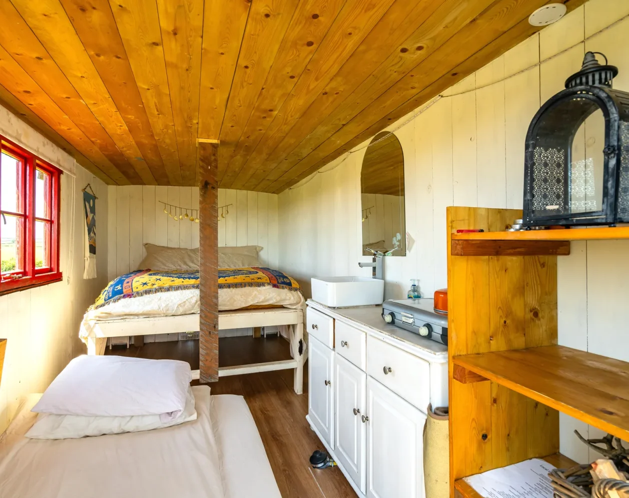 Star Gazer Shepherd's Hut — view 2